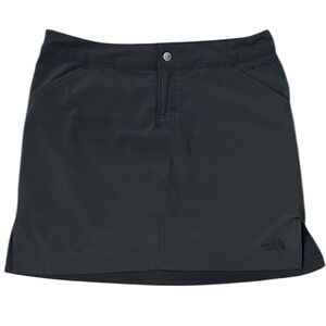 The North Face Women’s Black Apex Skort 6 EUC